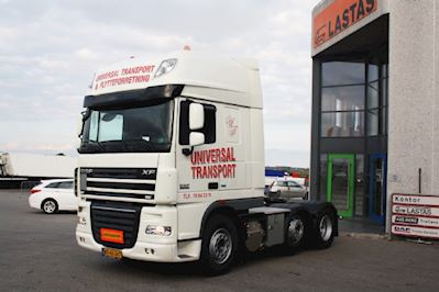 Lastas Trucks Danmark A/S leverer DAF XF 105.460 FTG til Universal Transport & Flytteforretning