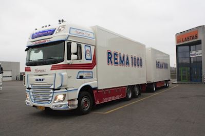 Flot ny DAF XF 510 FAR SSC med en Kel-Berg 3 akslet 24 tons anhænger til Trifa Transport ApS