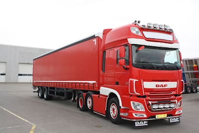 Flot DAF XF 510 FTG SSC AS-T med en Kel-Berg 2 akslet city-gardintrailer til Oles Trucking