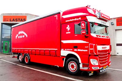 Lastas Trucks Danmark A/S leverer en ny DAF XF 530 FAR SSC Traxon til Oles Trucking  